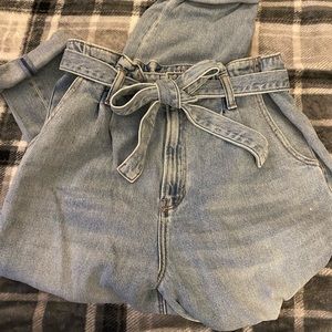 Mom jeans with tied waist American Eagle